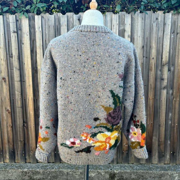 Vintage wool flower sweater - Picture 3 of 3